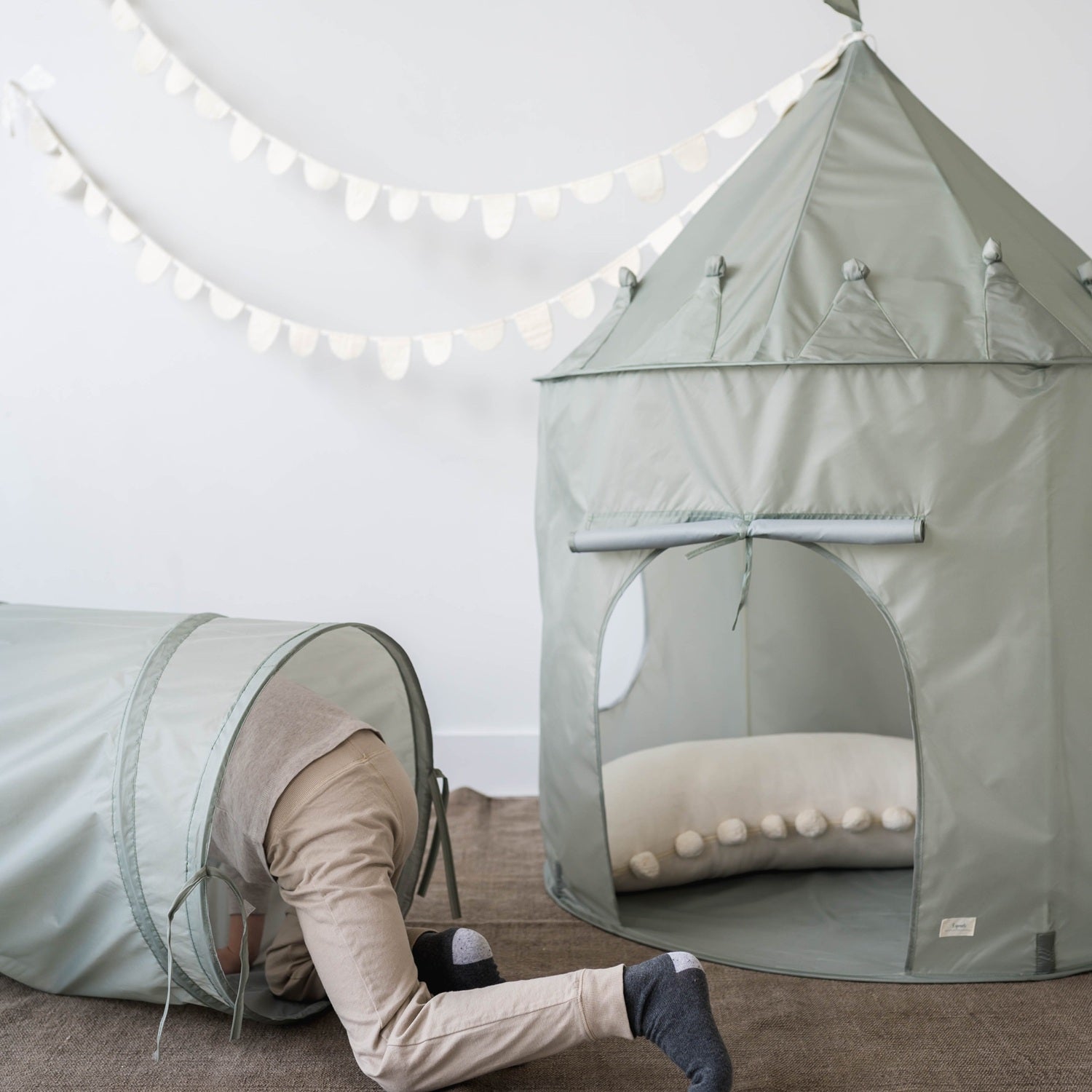 3-sprouts-tunnel-de-jeu-enfant-tissu-recycl-vert image 3
