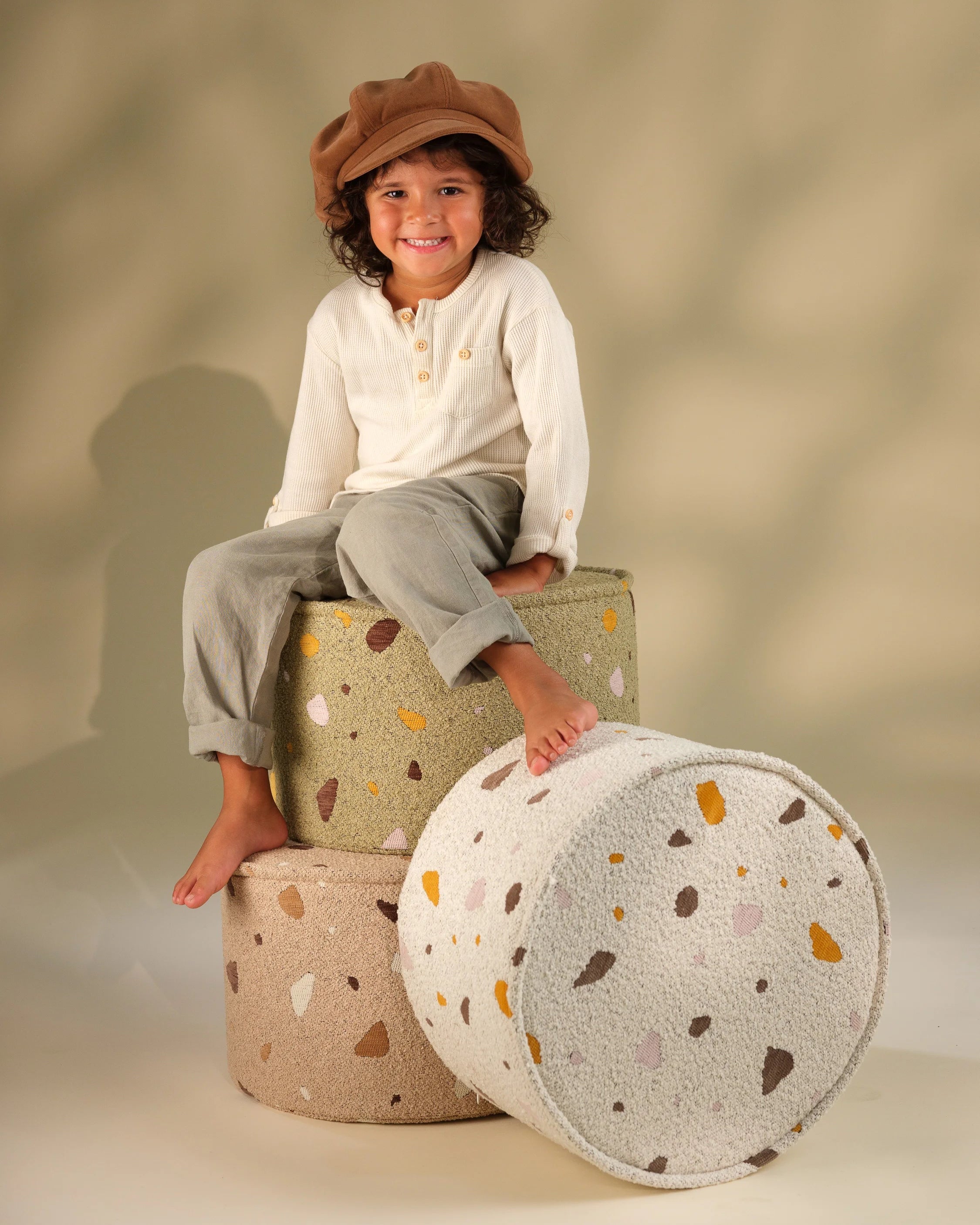 wigiwama-pouf-terrazzo-sand-pouf-enfant image 4