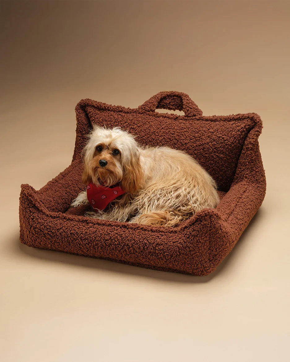 wigiwama-pet-club-chair-m-warm-hazel-lit-chien-design-teddy image 7