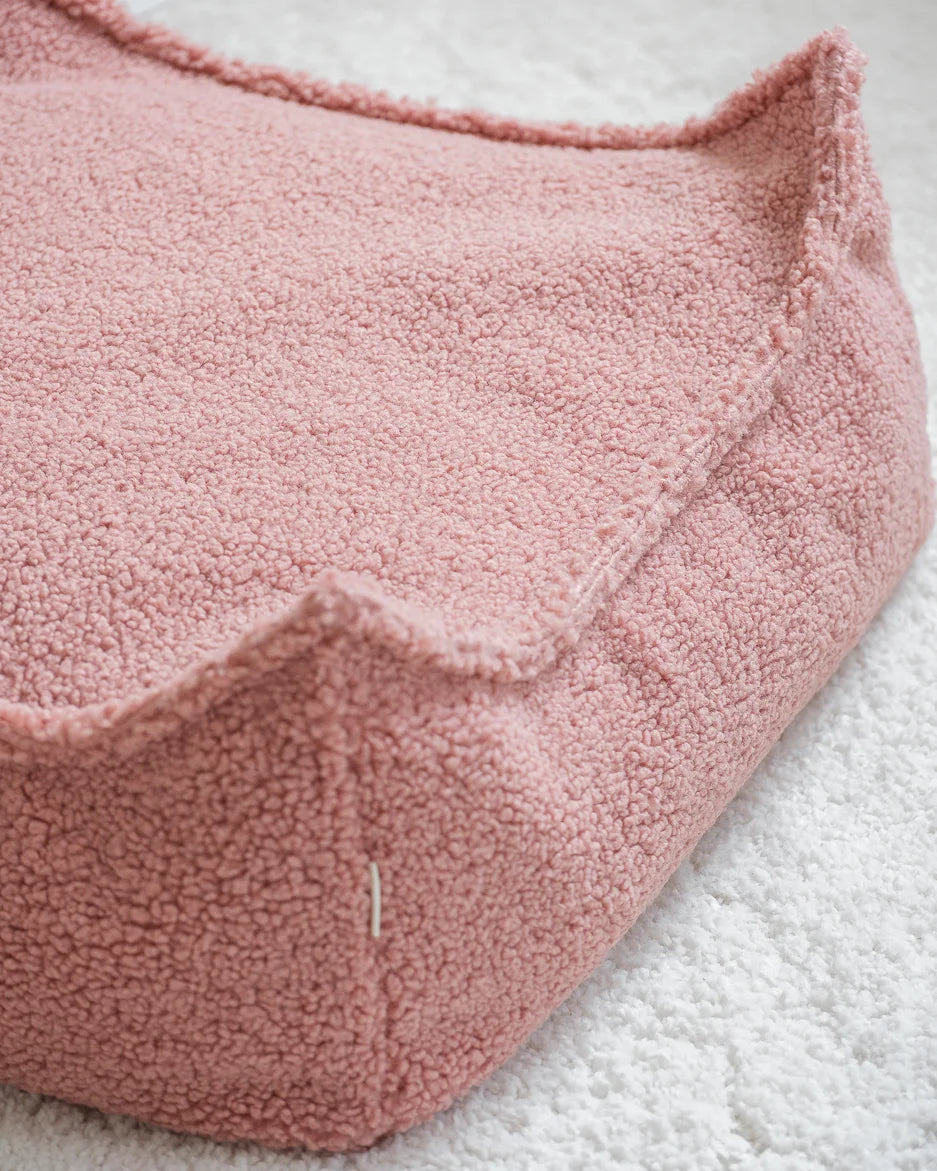 wigiwama-ottoman-carr-coussin-de-sol-carr-guava-effet-teddy image 4