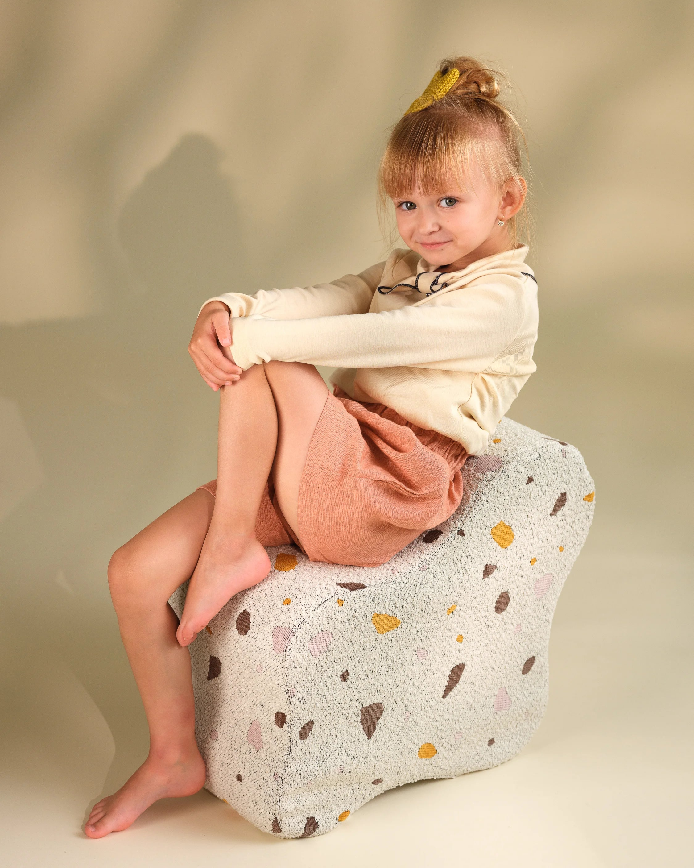 wigiwama-pouf-nuage-terrazzo-marble-pouf-enfant image 3