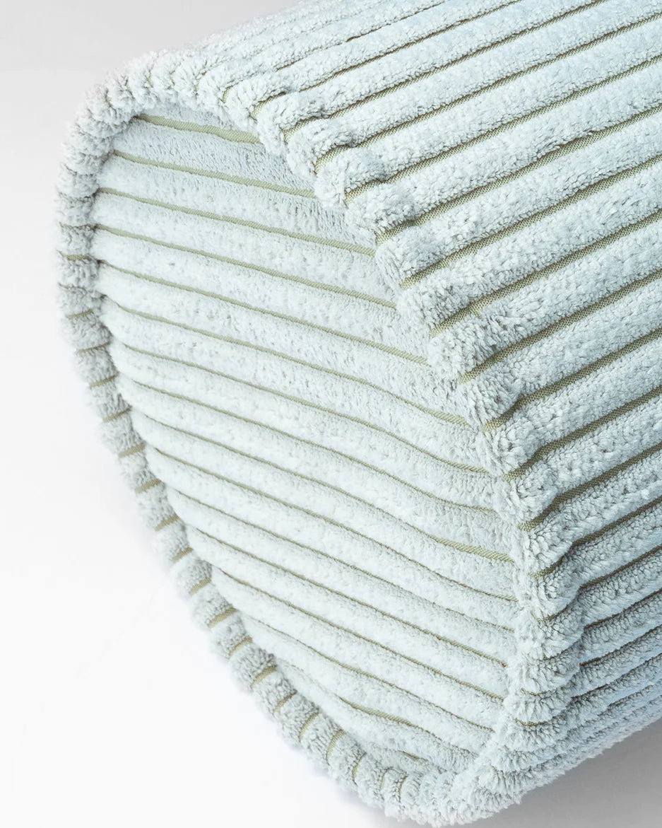 wigiwama-coussin-rouleau-peppermint-green-traversin-velours-c-tel image 3
