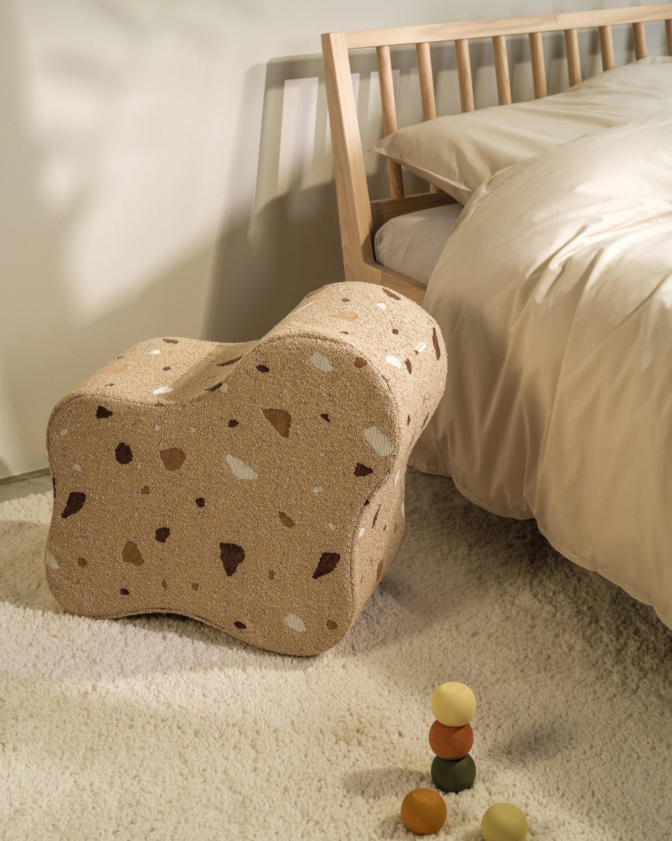 wigiwama-pouf-nuage-terrazzo-sand-pouf-enfant image 3