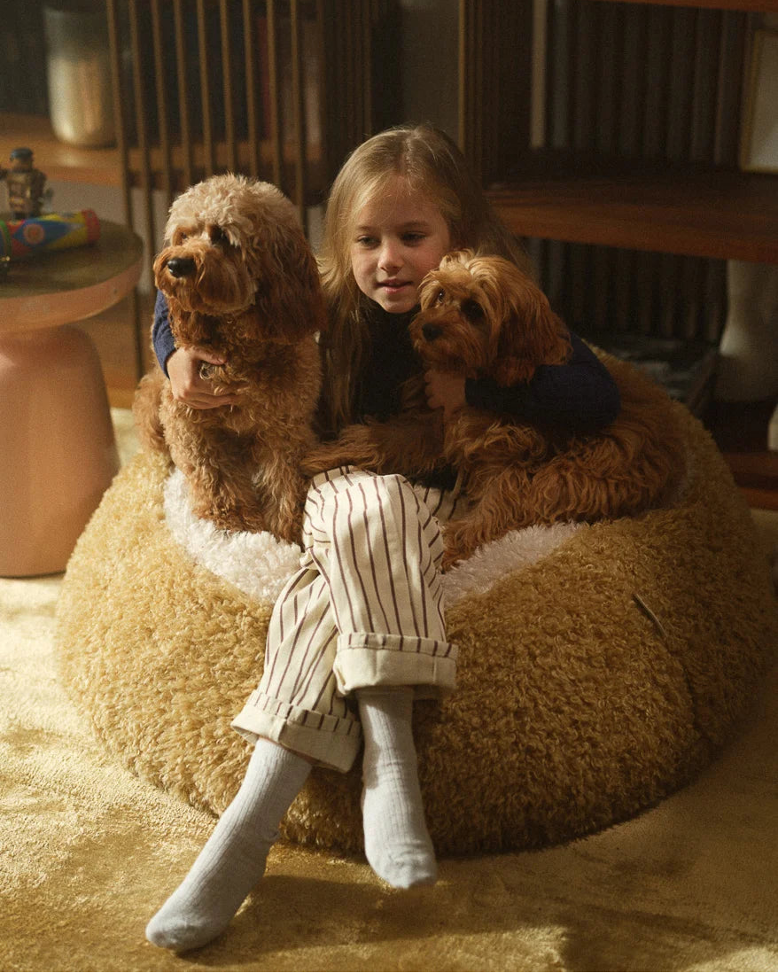 wigiwama-pouf-honey-yeti-pouf-enfant-moelleux image 4