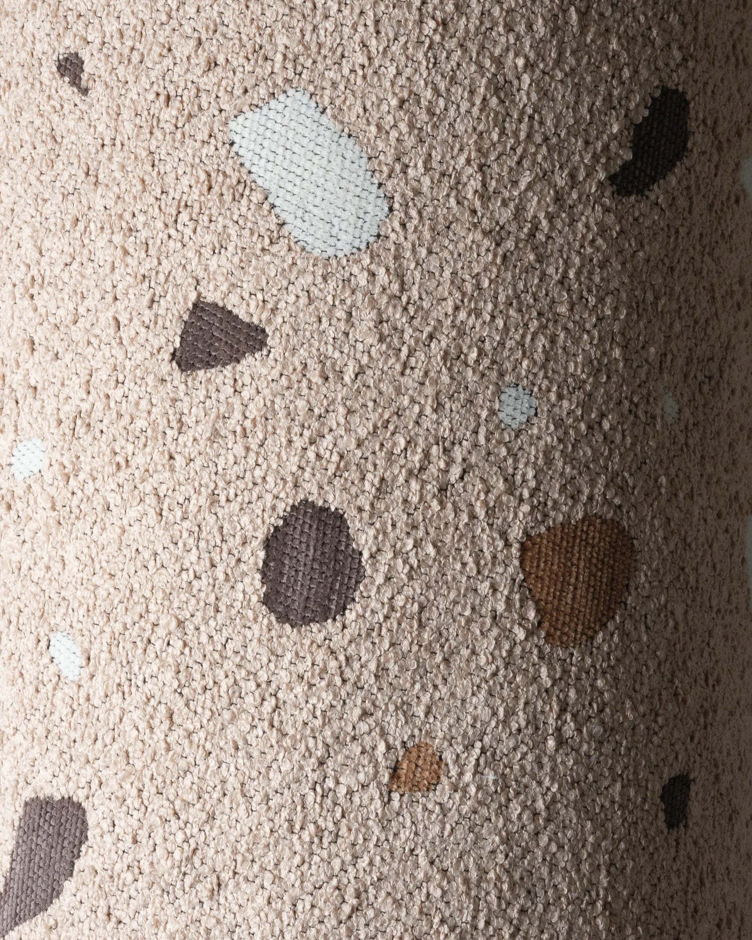 wigiwama-pouf-terrazzo-sand-pouf-enfant image 7