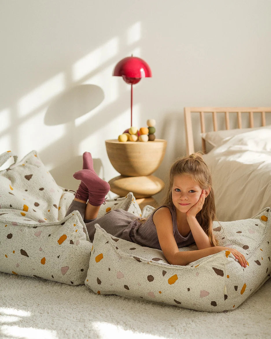 wigiwama-fauteuil-poire-terrazzo-marble-pouf-enfant image 4
