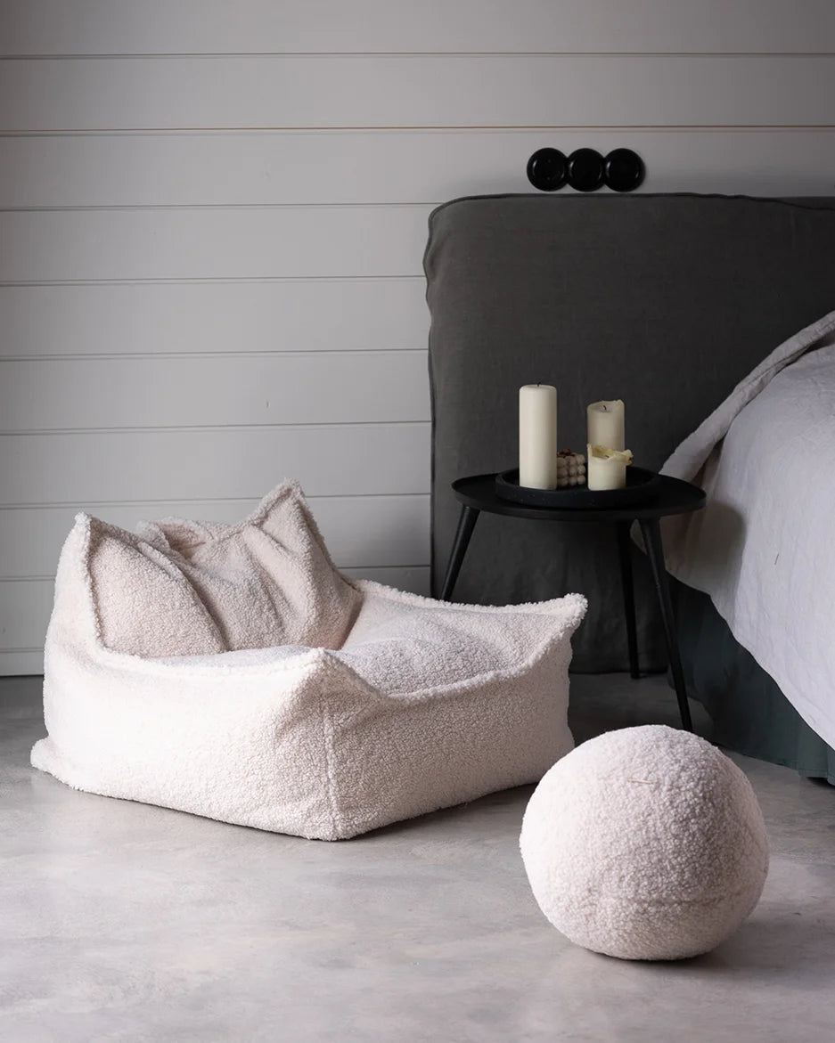 wigiwama-coussin-boule-cream-white-coussin-enfant-teddy image 2