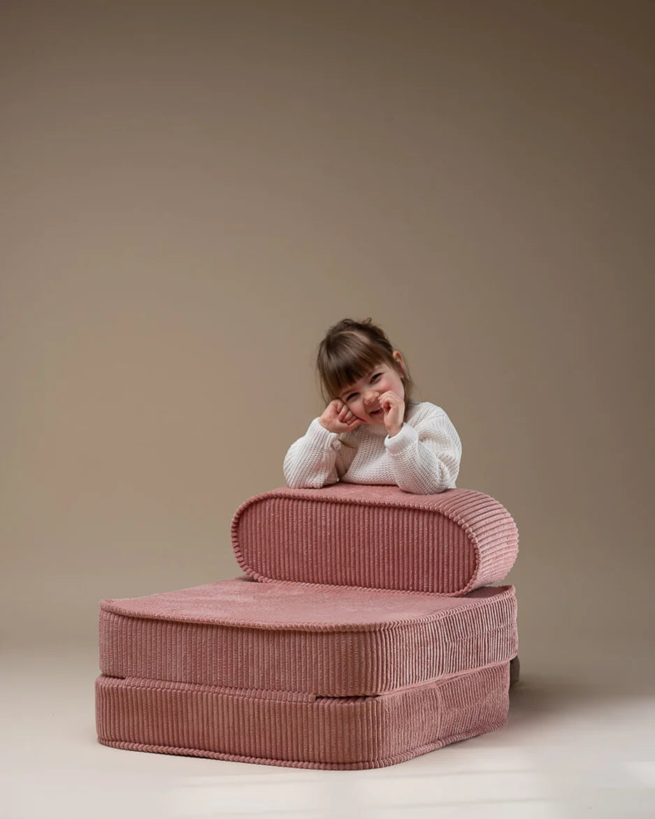 wigiwama-fauteuil-pliant-pink-mousse-chauffeuse-enfant-convertible image 2