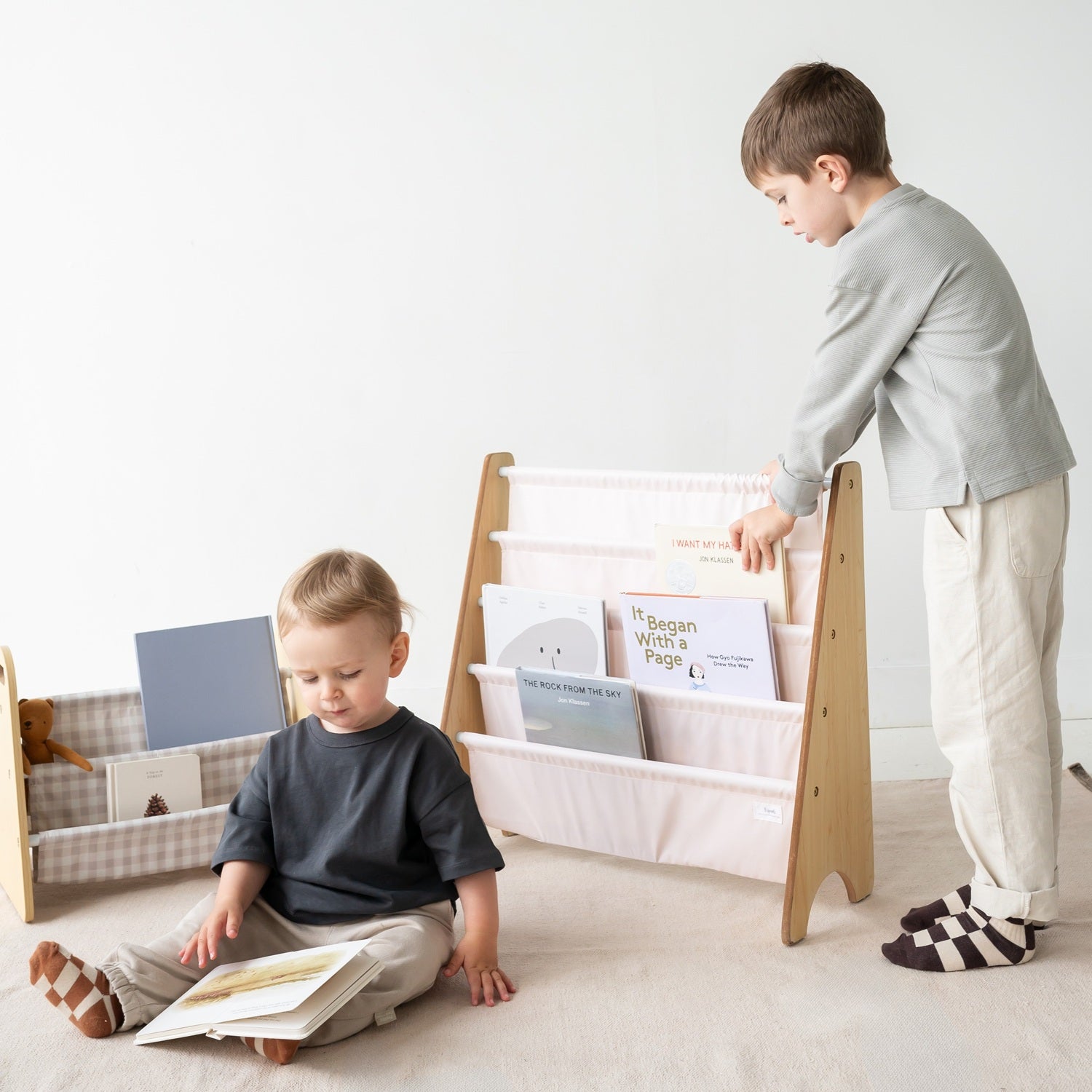 3-sprouts-biblioth-que-enfant-rose-tissu-recycl image 5