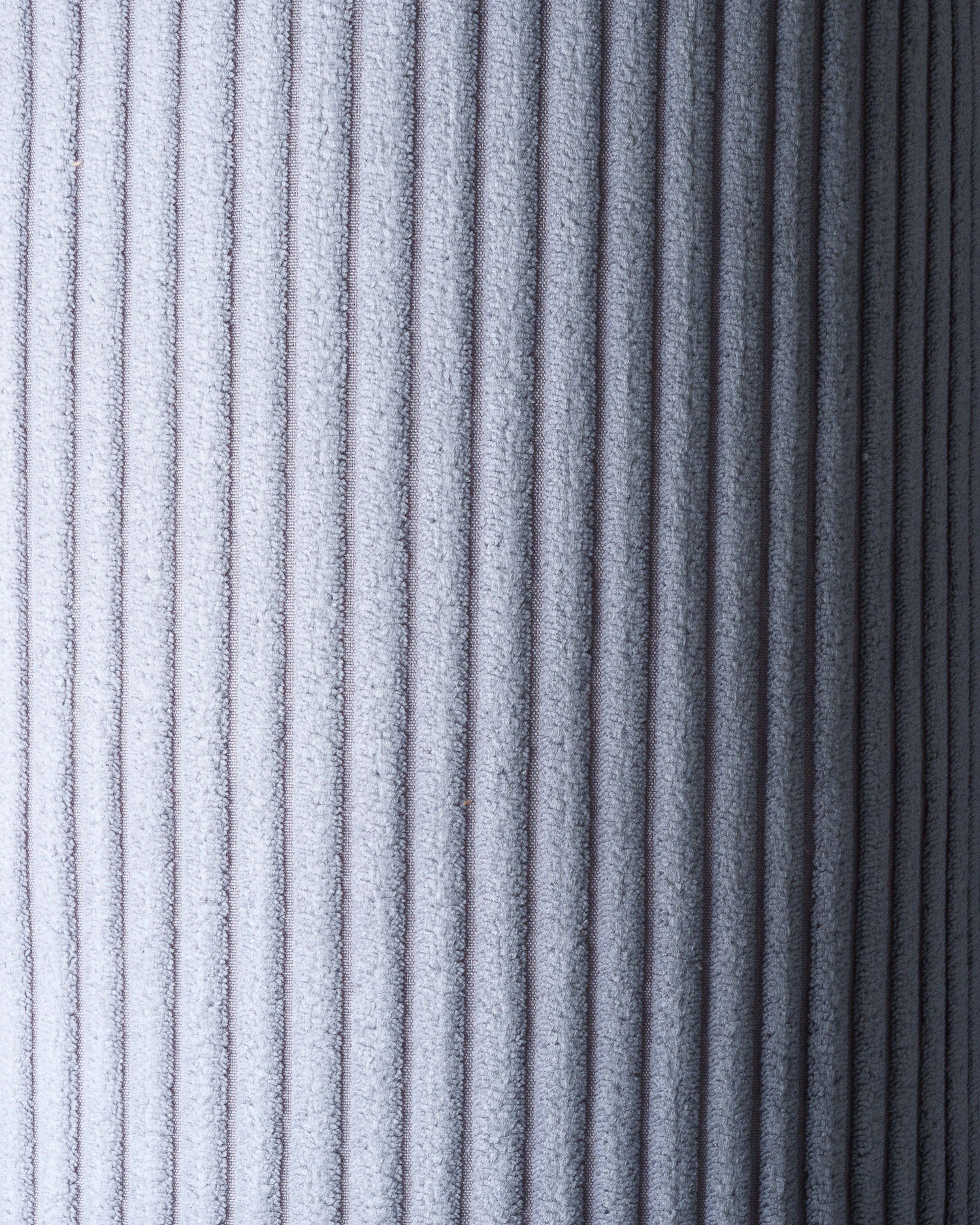 wigiwama-coussin-bloc-carr-bleu-myrtille-velours-c-tel image 8