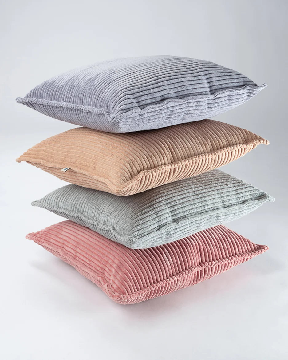 wigiwama-traversin-blueberry-blue-coussin-enfant-velours-c-tel image 5