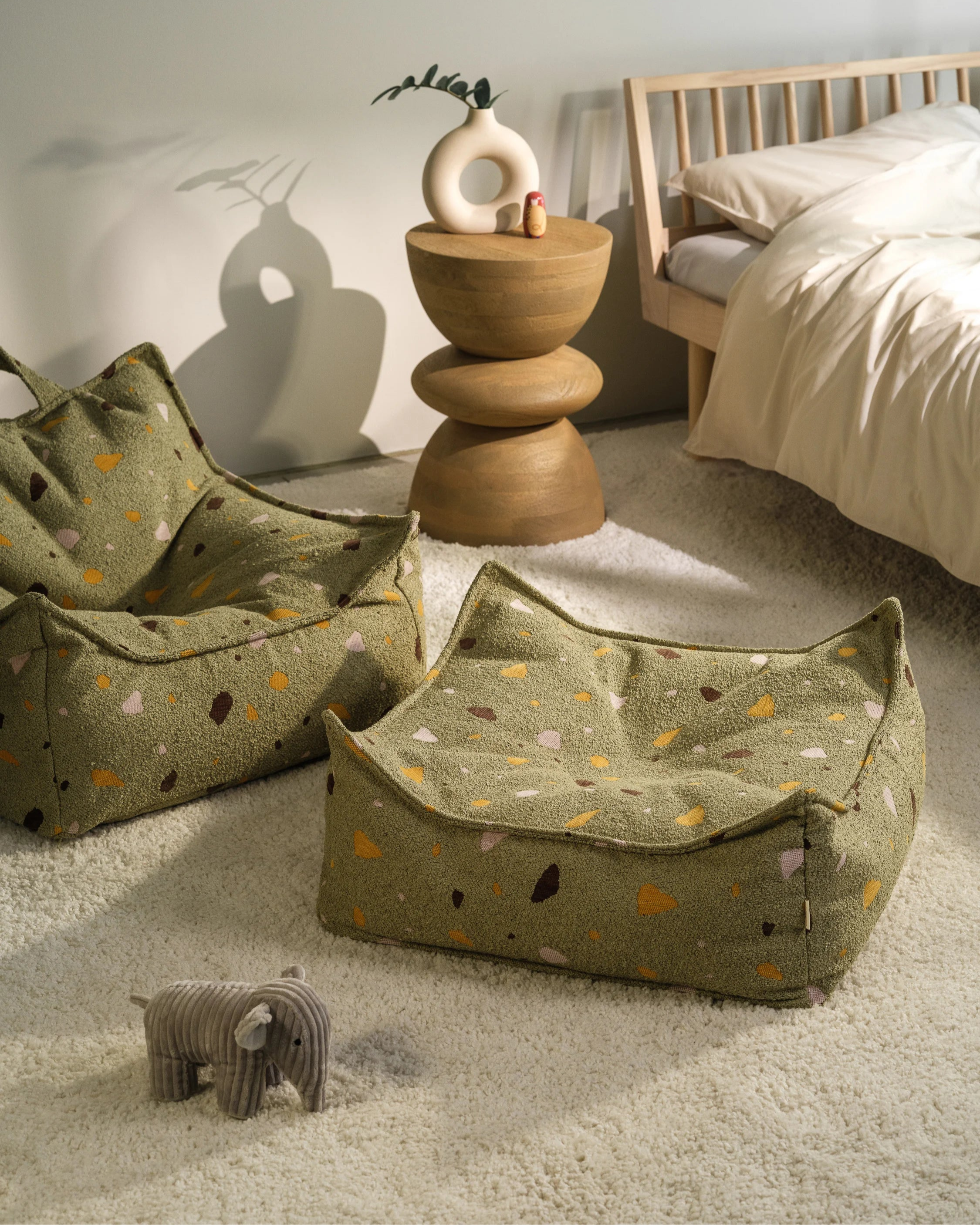 wigiwama-ottoman-carr-coussin-de-sol-carr-terrazzo-moss-tweed image 8