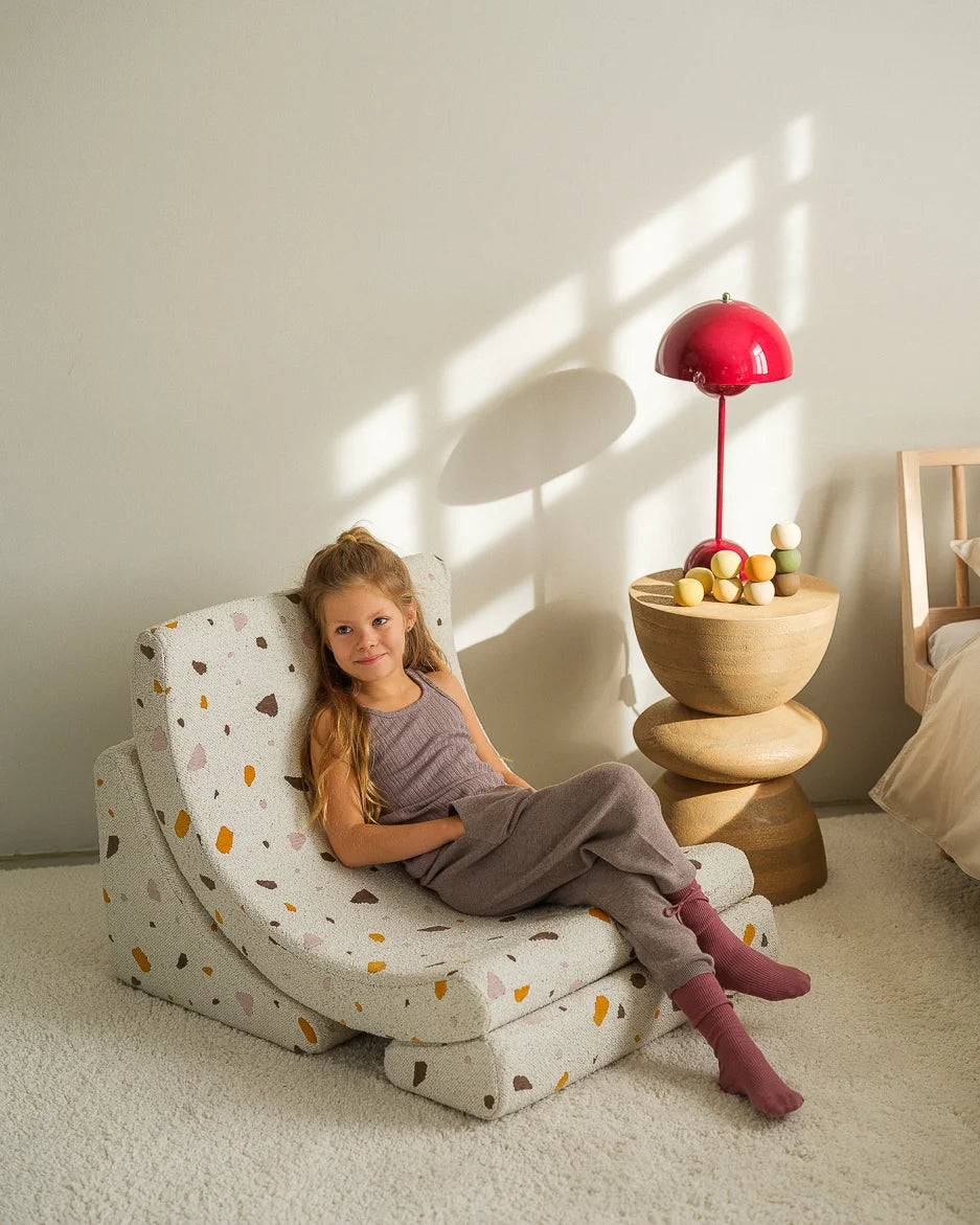 wigiwama-fauteuil-lune-chaise-modulable-enfant-terrazzo-marble image 2