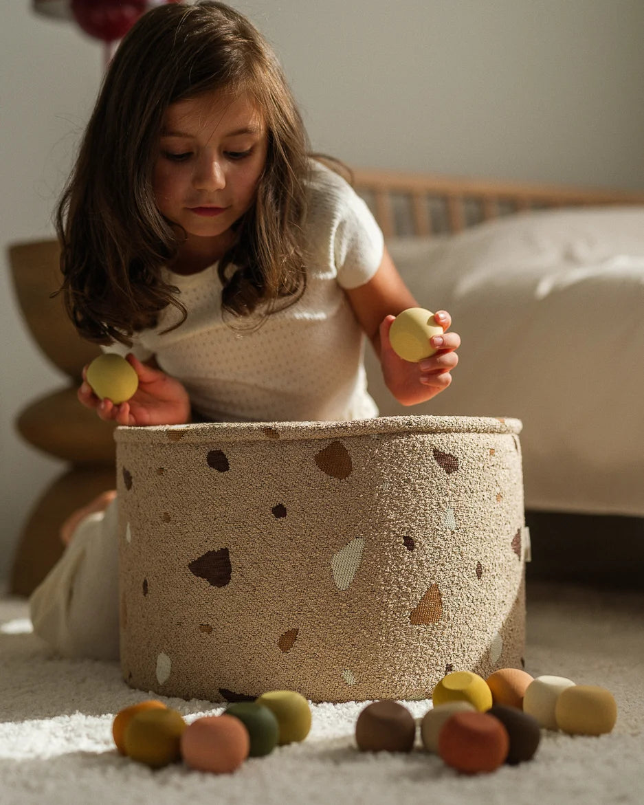 wigiwama-pouf-terrazzo-sand-pouf-enfant image 5
