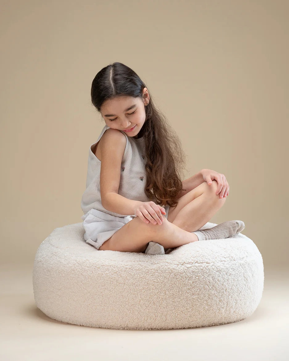wigiwama-kit-pouf-ours-enfant-ottoman-cream-white-peluche image 3
