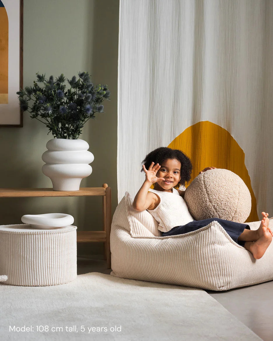 wigiwama-fauteuil-poire-marshmallow-pouf-enfant-velours-c-tel-cr-me image 2