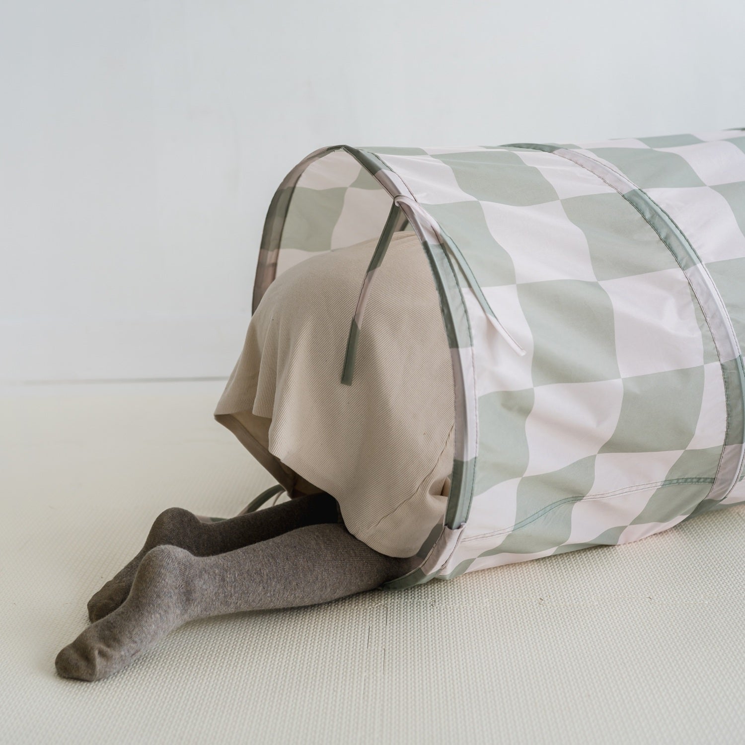 3-sprouts-tunnel-de-jeu-tissu-recycl-damier-vert-pliable image 3