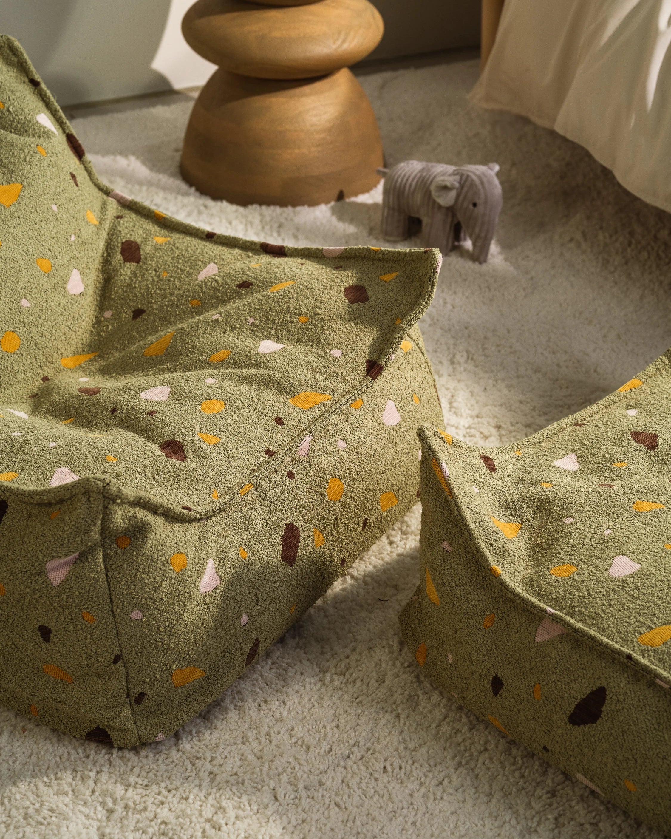 wigiwama-ottoman-carr-coussin-de-sol-carr-terrazzo-moss-tweed image 4