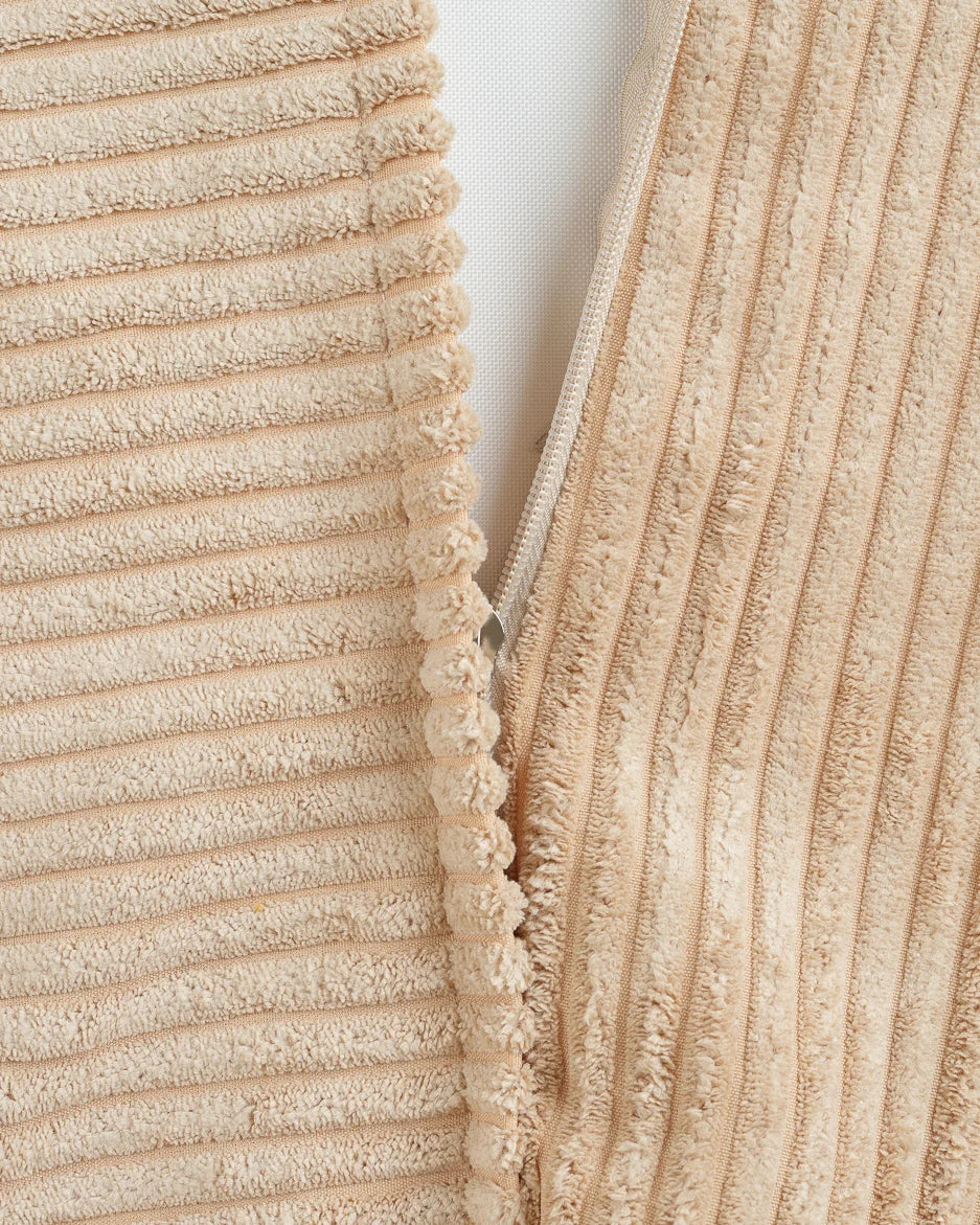 wigiwama-ottoman-carr-coussin-de-sol-carr-brown-sugar-velours-c-tel image 8