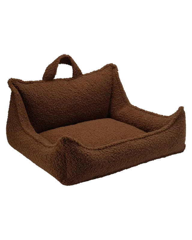 wigiwama-pet-club-chair-l-warm-hazel-lit-chien image 1