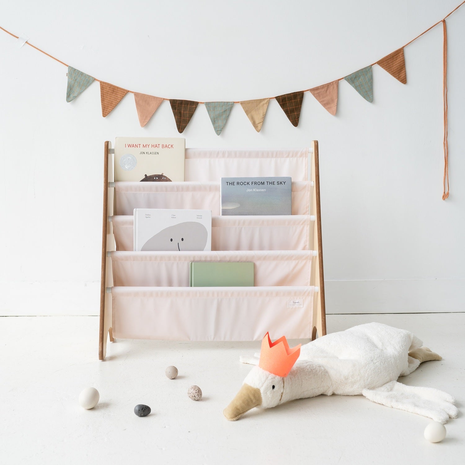 3-sprouts-biblioth-que-enfant-rose-tissu-recycl image 3