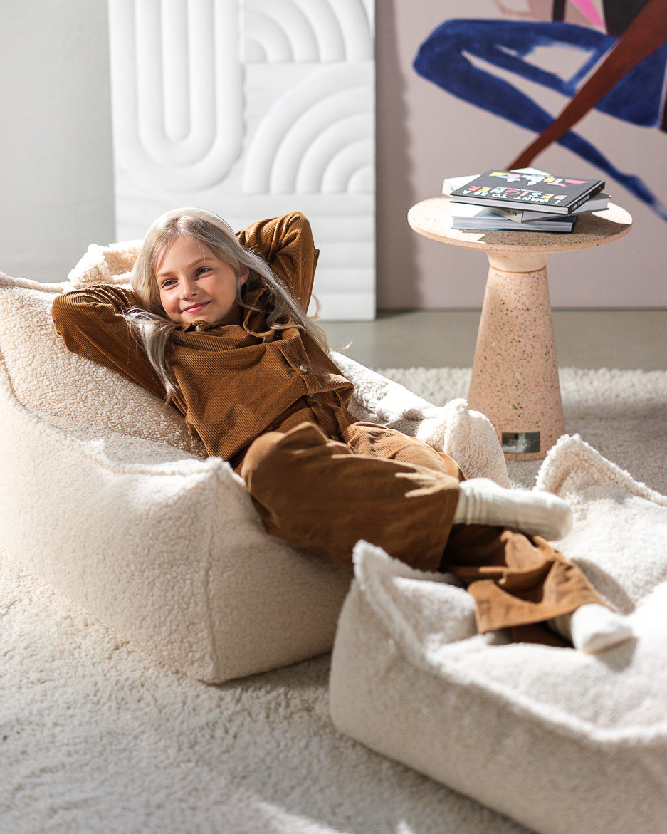 wigiwama-fauteuil-poire-cream-white-teddy-pouf-enfant-blanc image 2