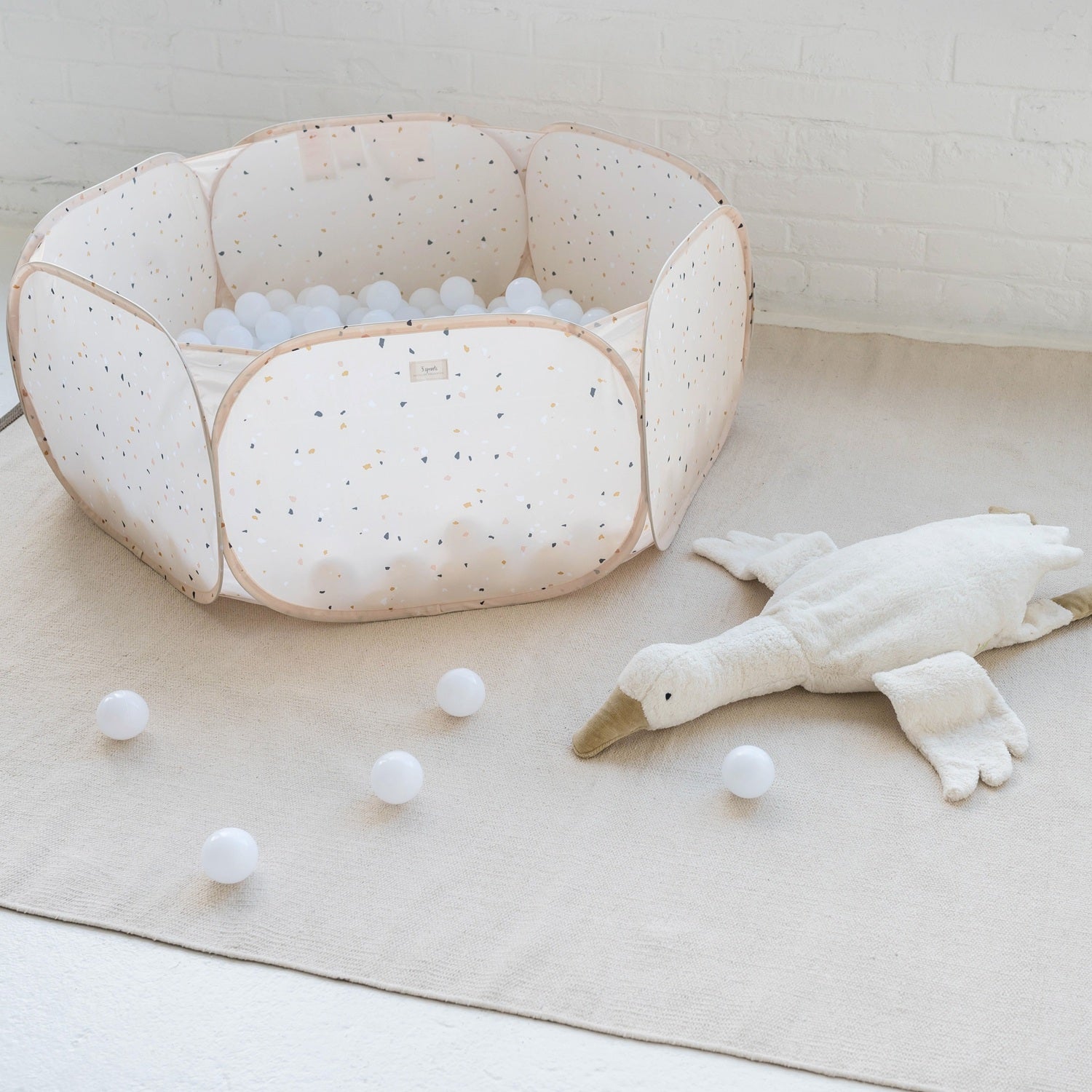 3-sprouts-piscine-balles-tissu-recycl-terrazzo-beige image 5
