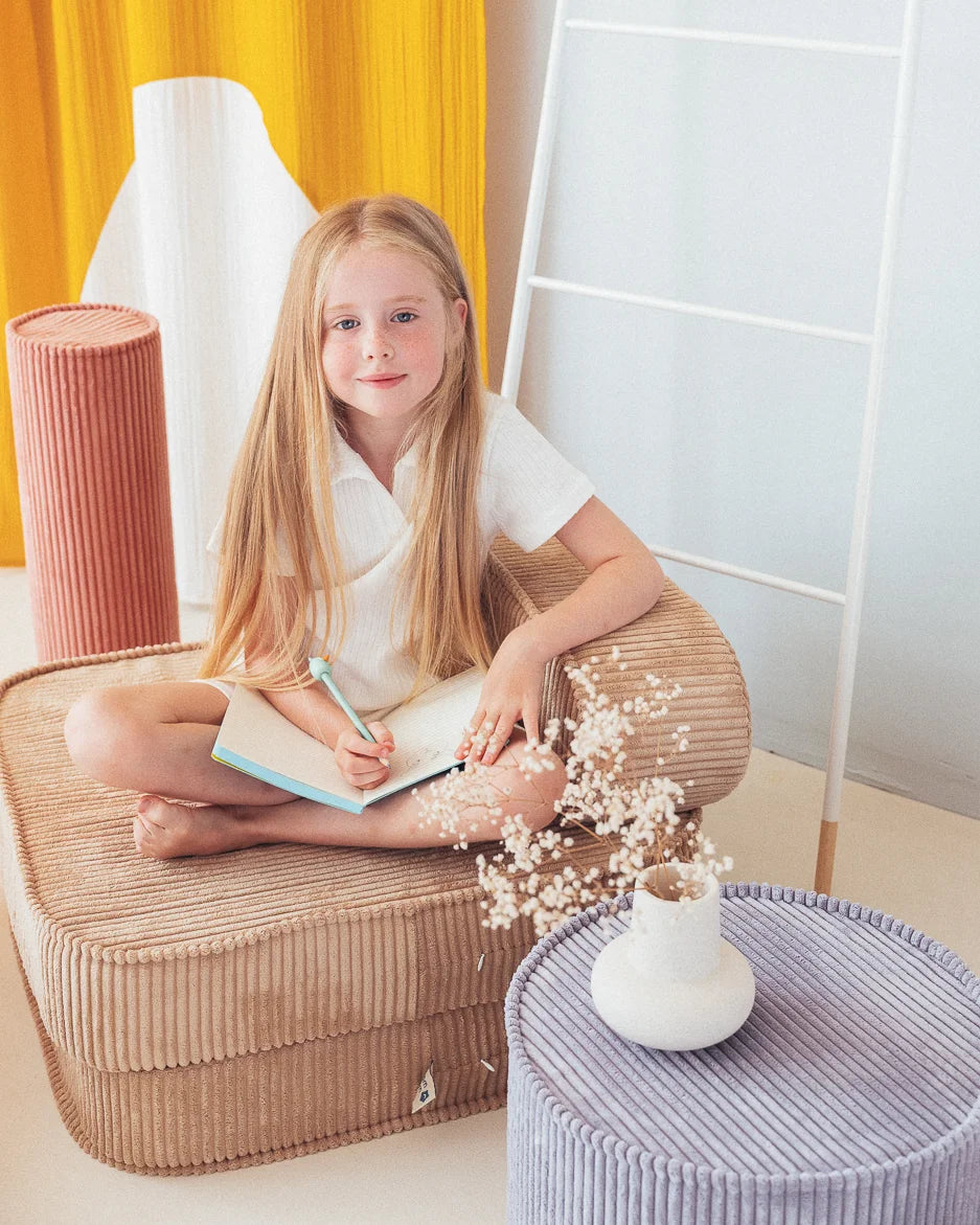 wigiwama-pouf-enfant-bleu-myrtille-velours-c-tel image 4