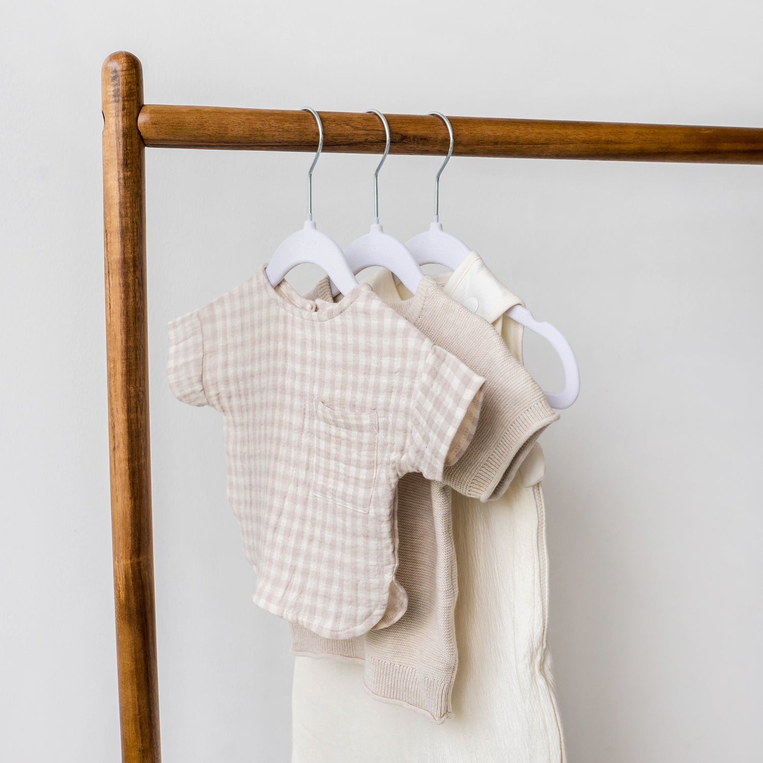 3-sprouts-cintres-velours-enfant-blanc-antid-rapants-lot-de-30 image 3