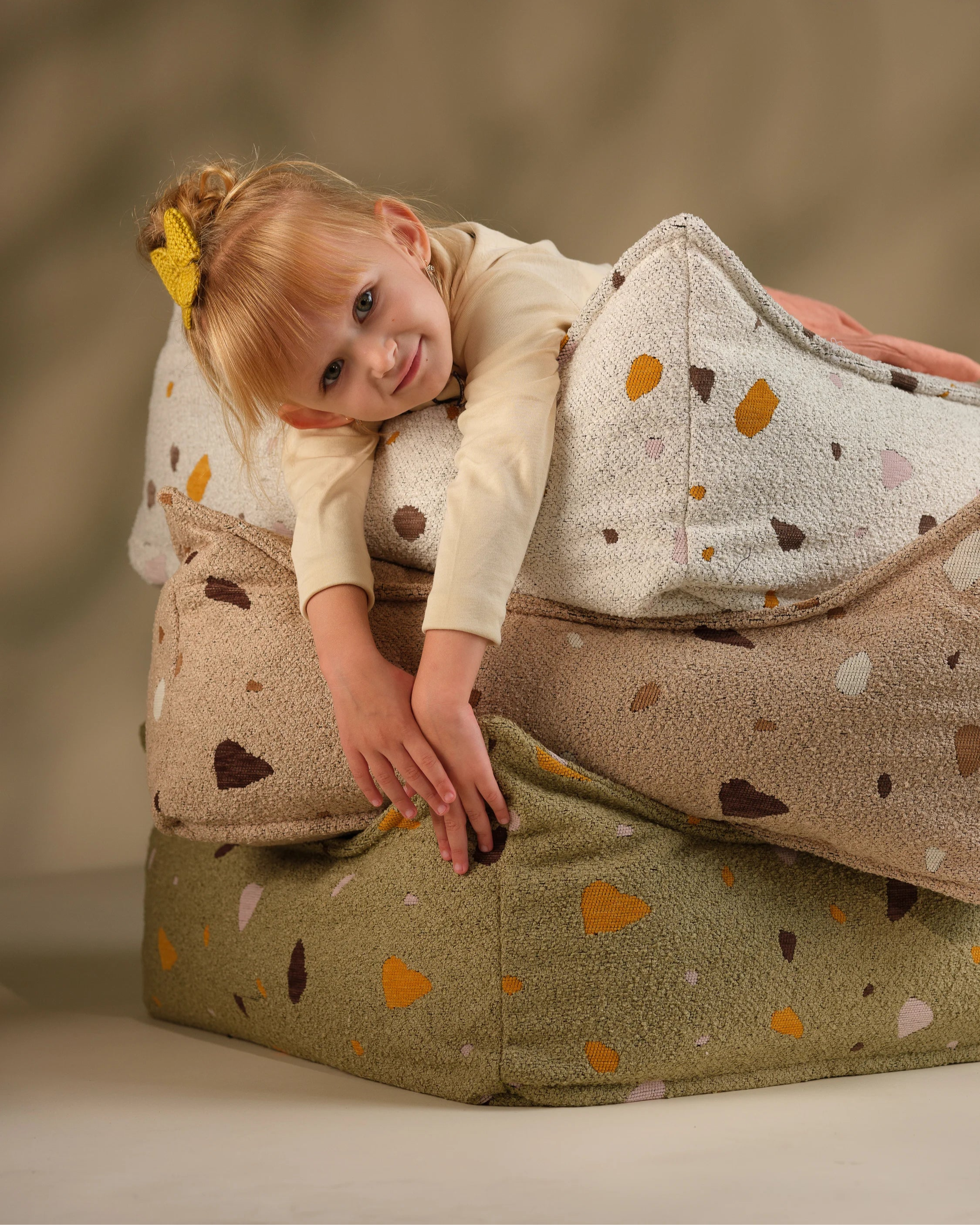 wigiwama-ottoman-carr-coussin-de-sol-terrazzo-sand image 8
