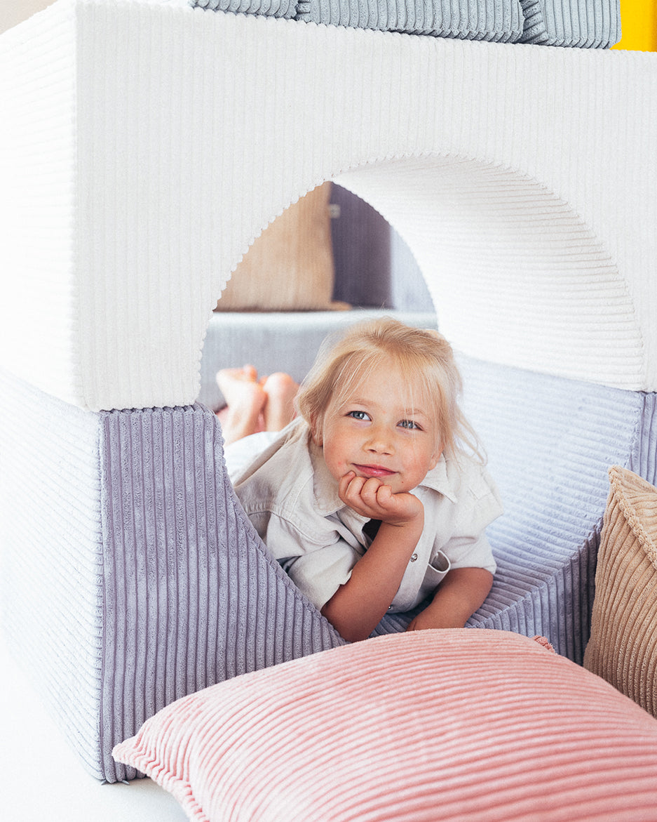 wigiwama-coussin-bloc-pink-mousse-velours-c-tel image 3
